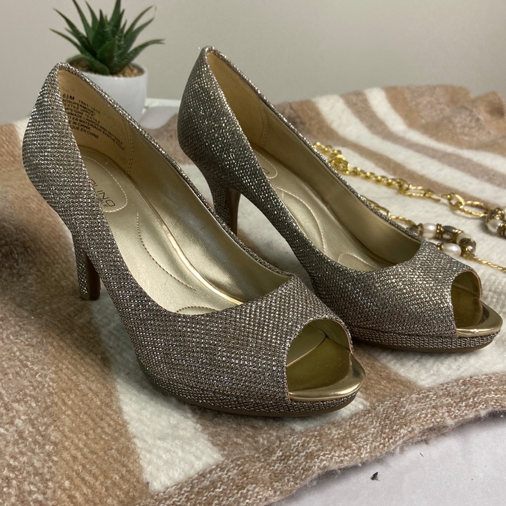 Bandolino metallic glitter sparkly peep toe heels size 6.5